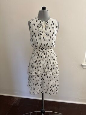Banana Republic black and white dot spotted dress